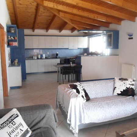 Sunny Apartment 15 Min From Airport And Sea Луца Экстерьер фото