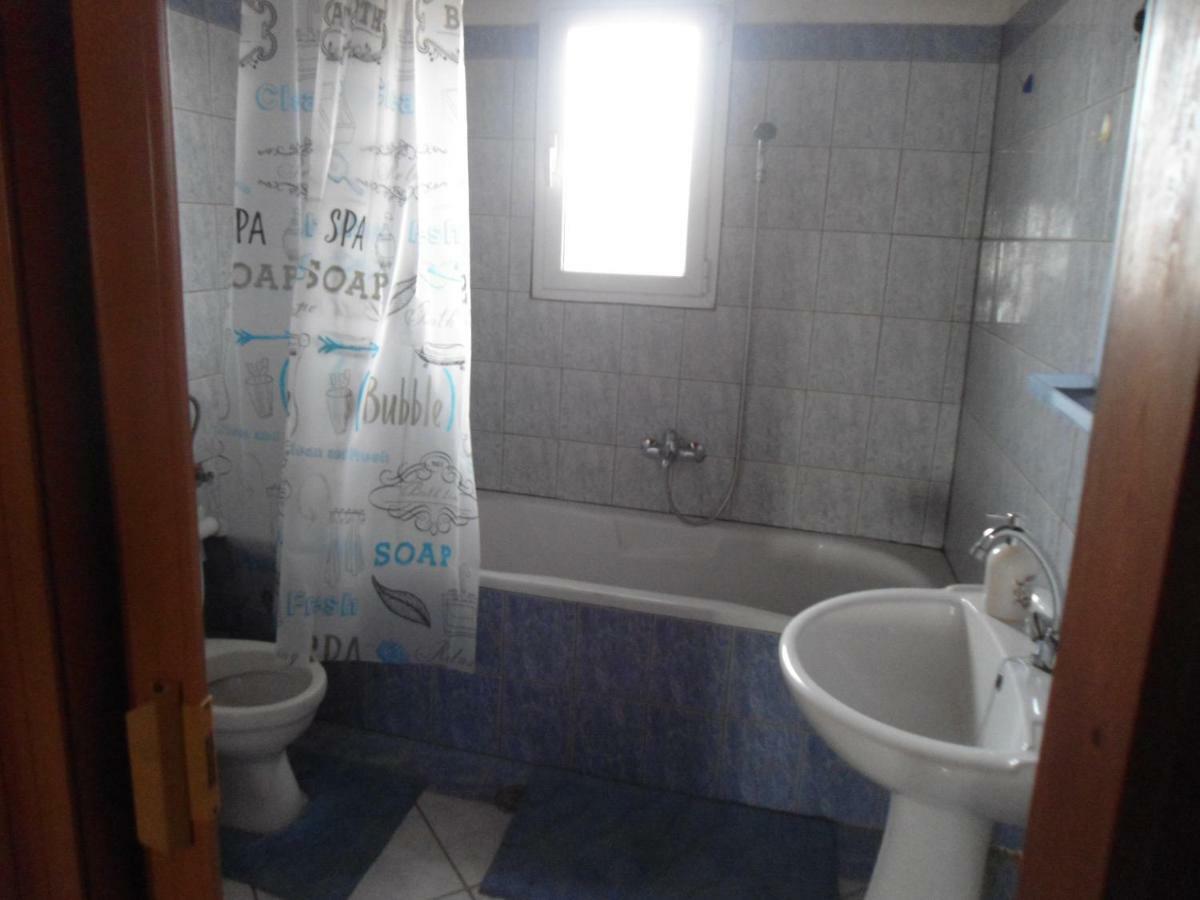 Sunny Apartment 15 Min From Airport And Sea Луца Экстерьер фото